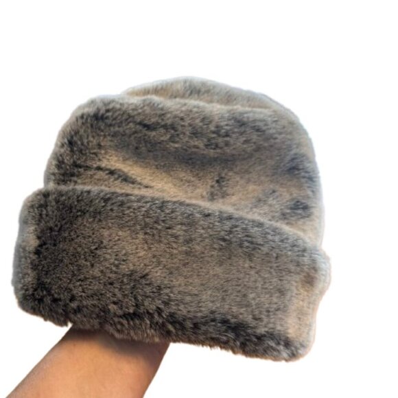 Betmar NY Faux Fur Winter Hat Gray Cossack Russian Style Red Lining NWOT (C49)